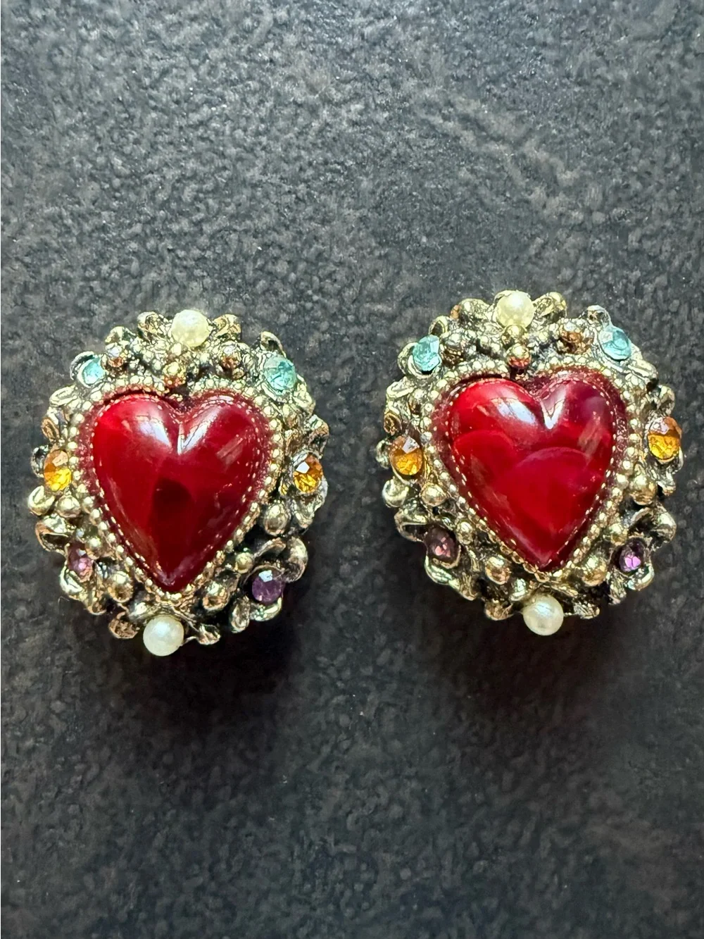 Vintage Red Heart Rhinestone Cluster Clip-on Earrings Mid Century - Picture 7 of 7